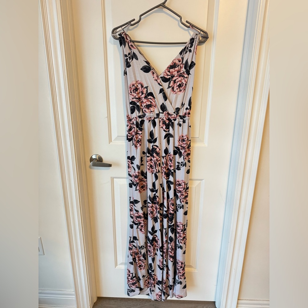 Floral Stretchy Wide-leg Jumpsuit! - incredibly flattering!